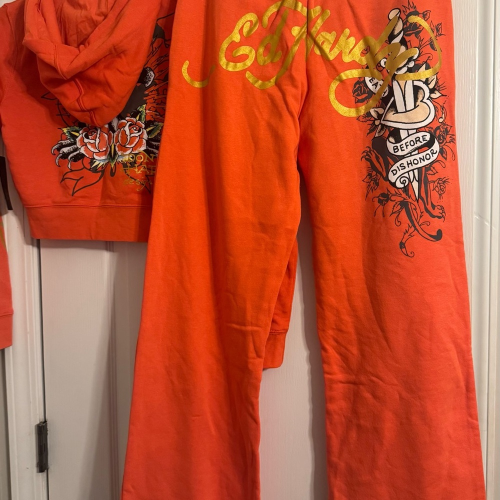 Ed Hardy Bold Orange Graphic Set
